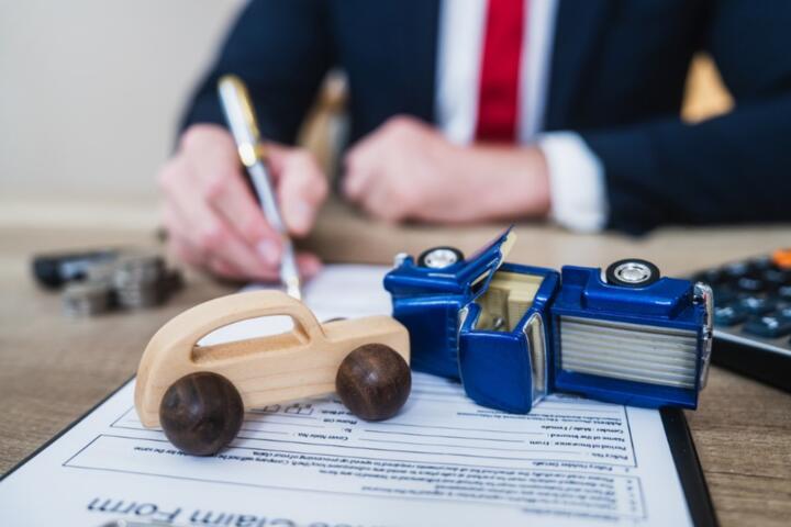 What Happens if an Uninsured Driver Hits You? (Survival Guide)