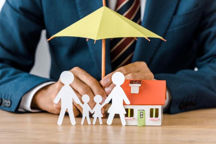 Term vs Whole Life Insurance: Core Differences